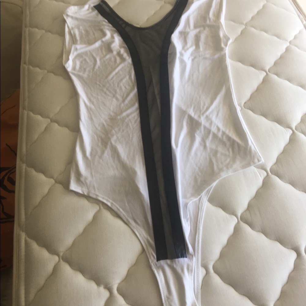 NWT  Codigo leotard, size L /Grande
